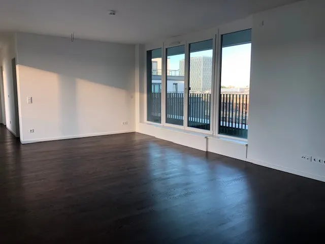 Mitten im Geschehen: Große, moderne und helle 2-Zimmer-Wohnung mit Ankleide & Dachterassen — photo 1